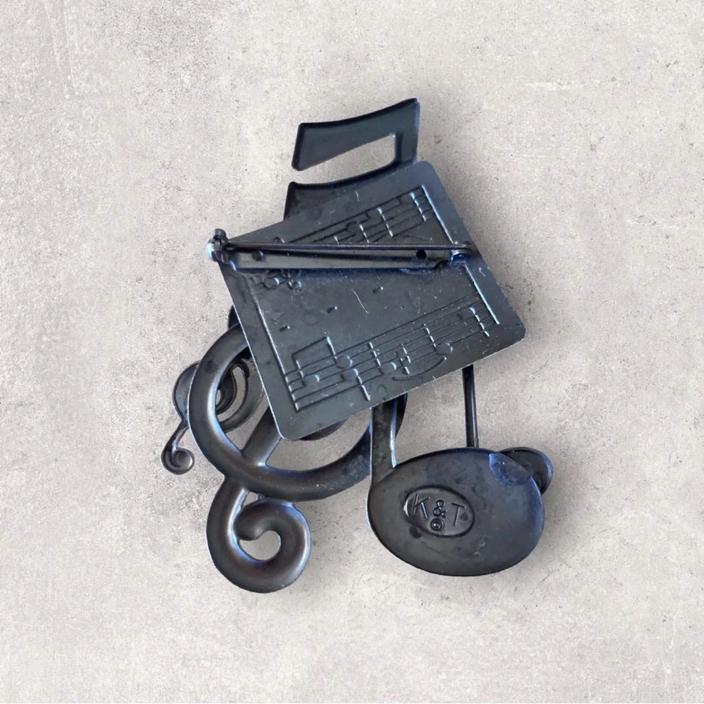 Vintage brooch music